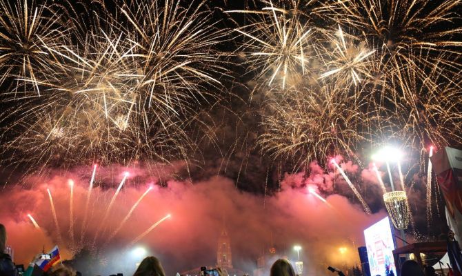 Небо над Тулой раскрасил фейерверк в честь Дня города