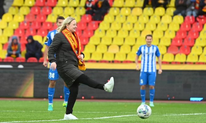 В Туле матч «Арсенала» и «Сокола» открыла учительница, спасшая детей от ДТП