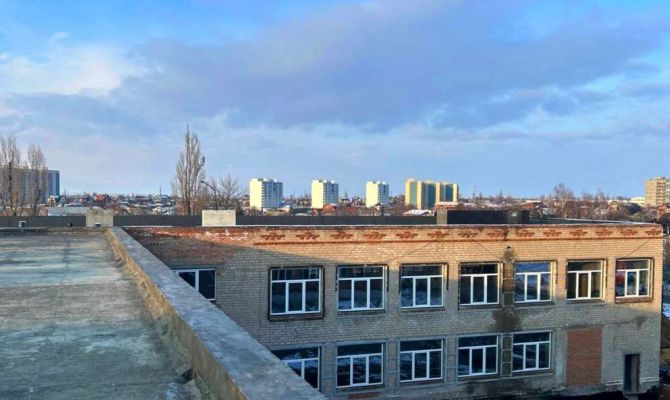 Тульские строители восстанавливают школу в Мариуполе