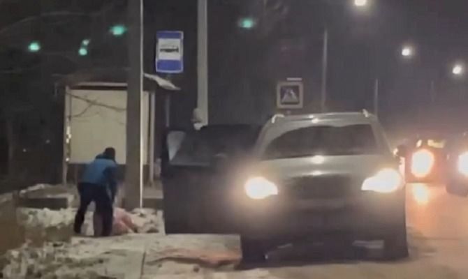 Туляки сообщили об избиении девушки на дороге в поселке Ленинском