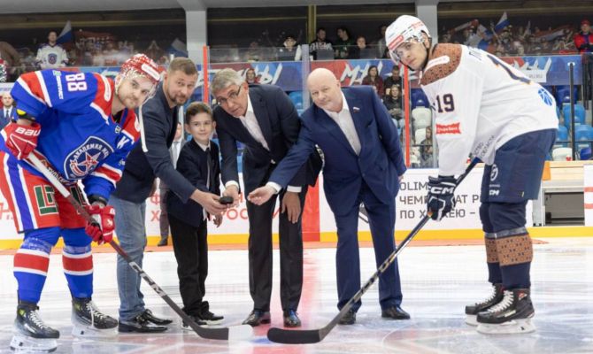 Дмитрий Миляев поздравил "Академию Михайлова" с 6-летием