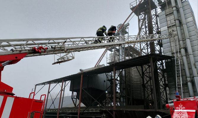 В Арсеньеве пожарные спасли 18 тонн гречки