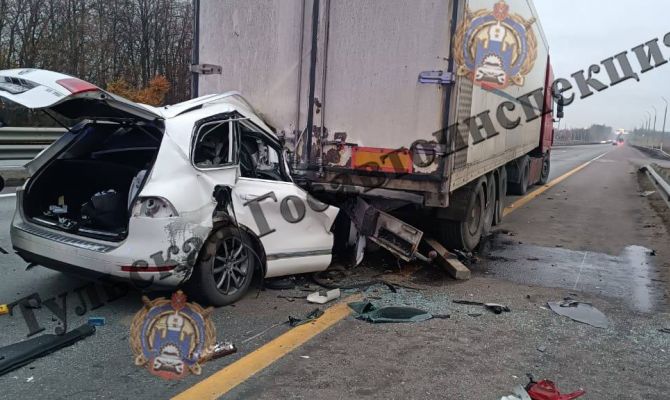 Два человека погибли в ДТП с фурой на трассе М-4 «Дон» в Тульской области