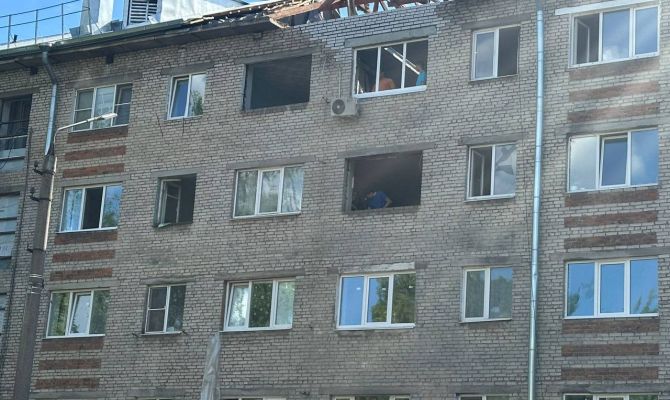 На улице Металлургов в Туле устраняют последствия ночной атаки БПЛА