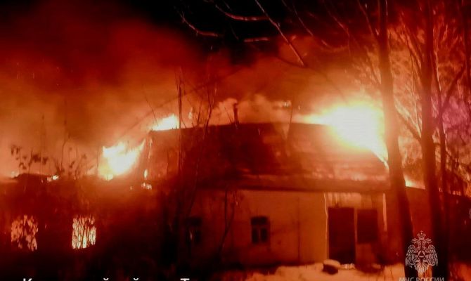 Ночью в деревне под Киреевском сгорел жилой дом