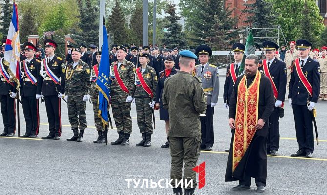 В день Пасхи генеральная репетиция Парада Победы в Туле началась с молитвы