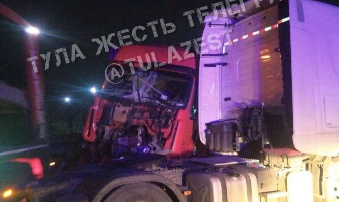 В Веневском районе пассажирский автобус попал в тройное ДТП