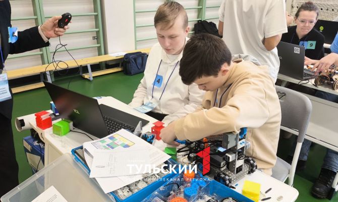 Школьники из Тулы создали полностью автономных роботов
