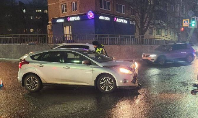 В Туле автомобиль ДПС попал в аварию