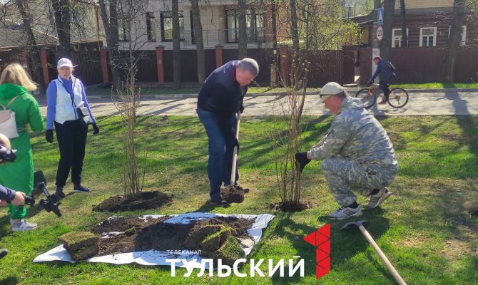 На субботник в Туле вышли 12 тысяч человек