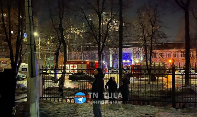 В Туле перекрыли движение по улице Первомайской из-за пожара в ресторане "Петр Петрович"