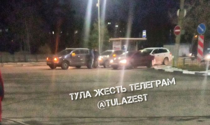 На улице Вильямса в Туле произошло массовое ДТП