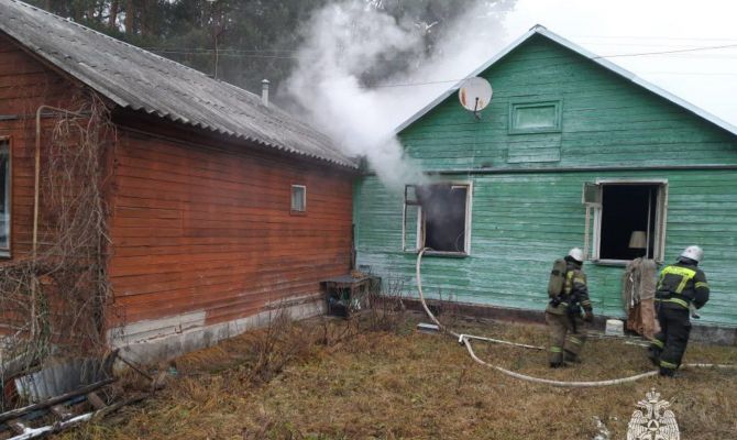 В Алексине сгорел заброшенный дом