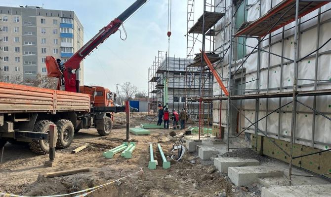 Специалисты из Тульской области восстанавливают детсад в Мариуполе