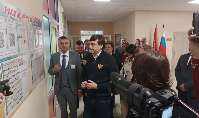 В России к 2027 году появятся единые учебники по информатике для старшеклассников
