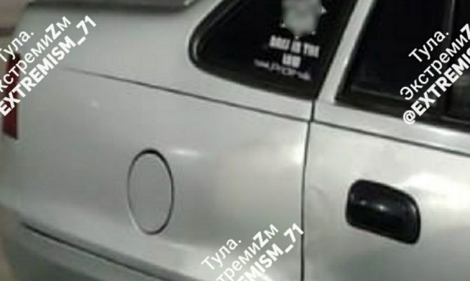 31-летнего туляка оштрафовали за наклейку на машине