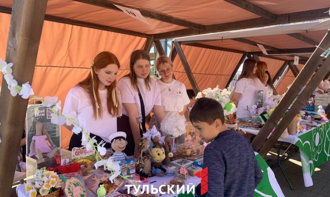 В Туле открылась благотворительная ярмарка "Белый цветок"