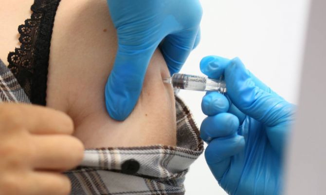 Стало известно, сколько туляков сделали прививку от гриппа