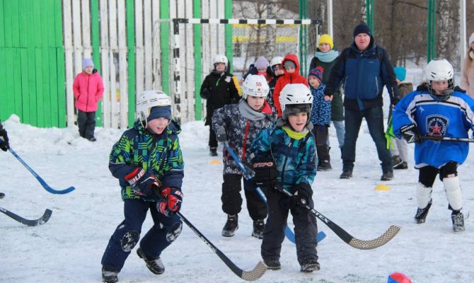 В Тульской области начался турнир по хоккею в валенках