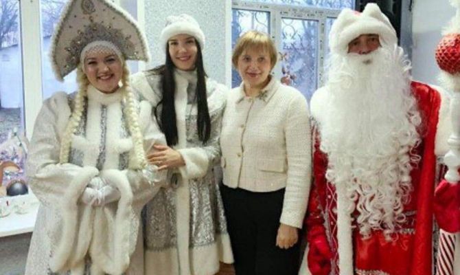 Особенным детям из Мариуполя вручили новогодние подарки по поручению Дмитрия Миляева