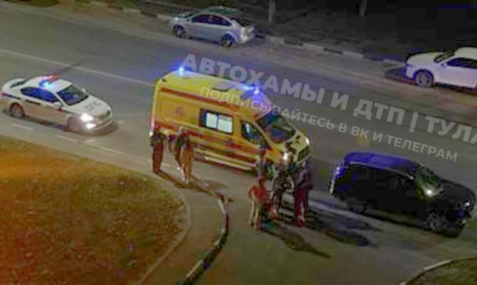 На улице Первомайской в Туле пешеход попал под колеса "Чери Тигго"