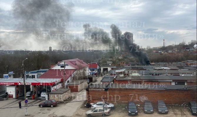 "Пятерка" сгорела в гараже на улице Макаренко в Туле