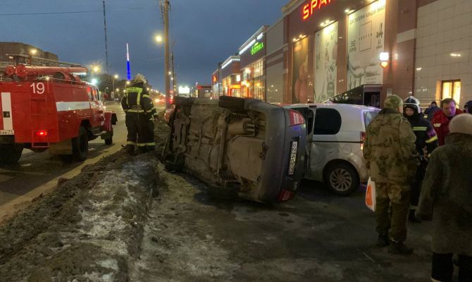 На проспекте Ленина в Туле 5 автомобилей устроили массовое ДТП