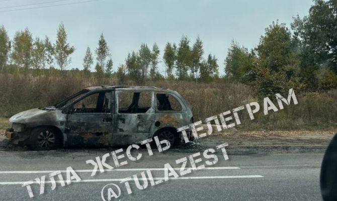 На Новомосковском шоссе в Туле сгорел автомобиль