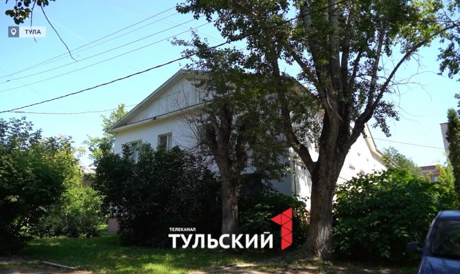 Как тулякам по закону убрать старые деревья во дворе