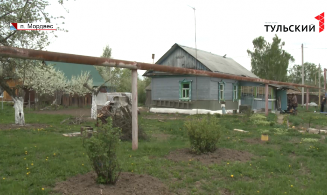 Из-за газовой трубы жительница Веневского района не может построить дом