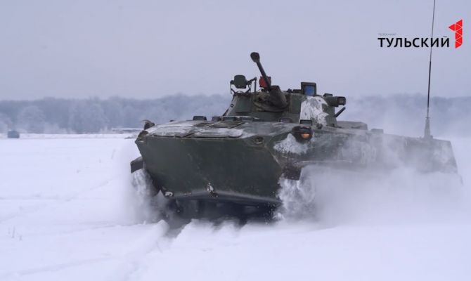 Десантники под Тулой отработали бой с противником