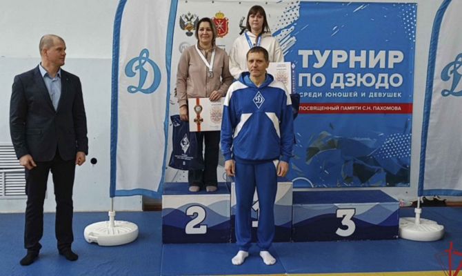 Сотрудница Росгвардии из Тулы завоевала золото на соревнованиях по плаванию