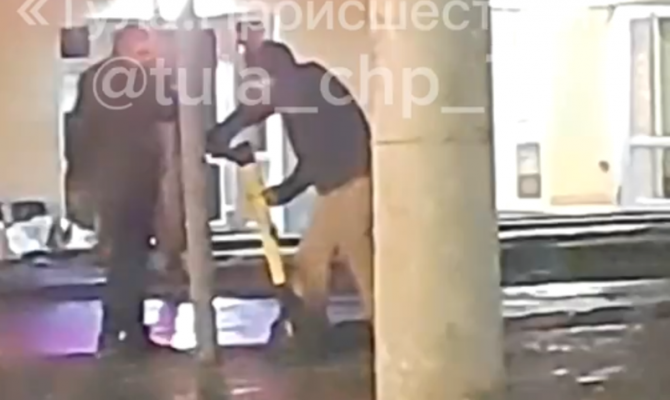 В Туле подростки «отпинали» арендованный самокат