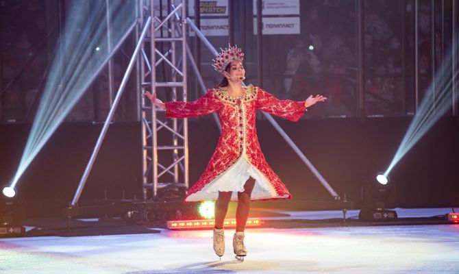 Красочные декорации и зарубежные звезды: в Тульской области стартовали Губернаторские елки