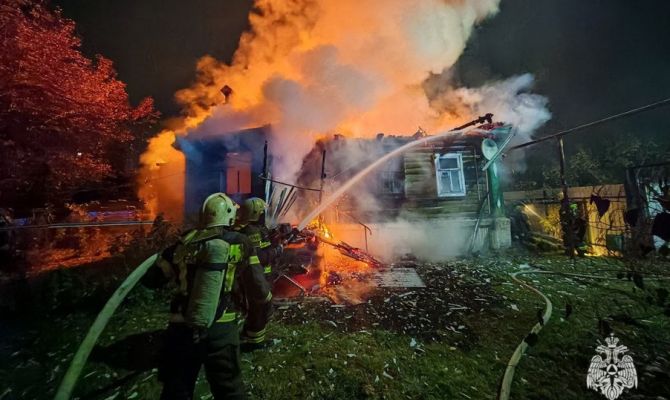 В Ефремове из-за возгорания в моторе вспыхнул автомобиль