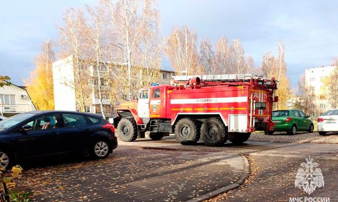 На проспекте Победы в Новомосковске сгорели два автомобиля