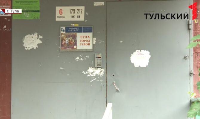 УК против ТСЖ: в доме, которым управляют сразу 2 организации, течет крыша и осыпаются стены