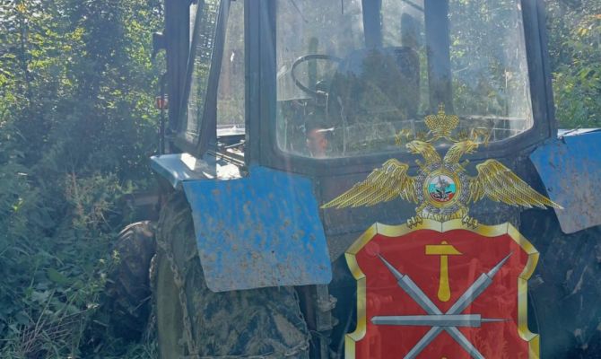 В Веневском районе мужчина угнал трактор со стоянки спецтехники