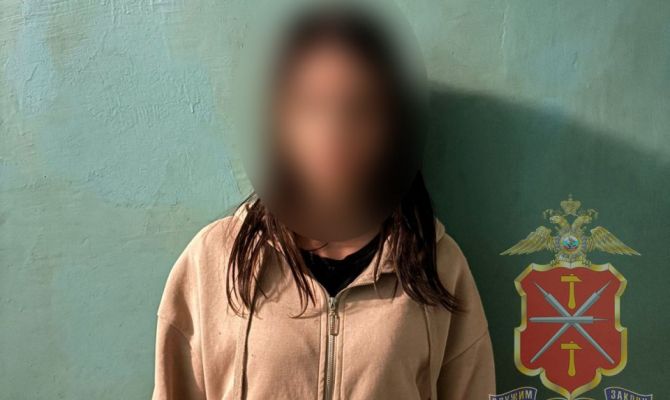 В Донском пьяная девушка украла букетов цветов из магазина
