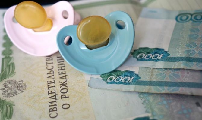 В российских семьях увеличится пособие на детей от 1,5 лет