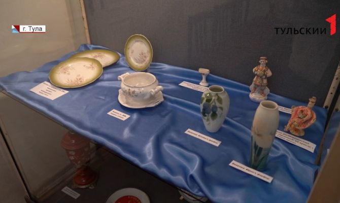 Посуда как произведение искусства: в Туле открылась выставка старинной керамики