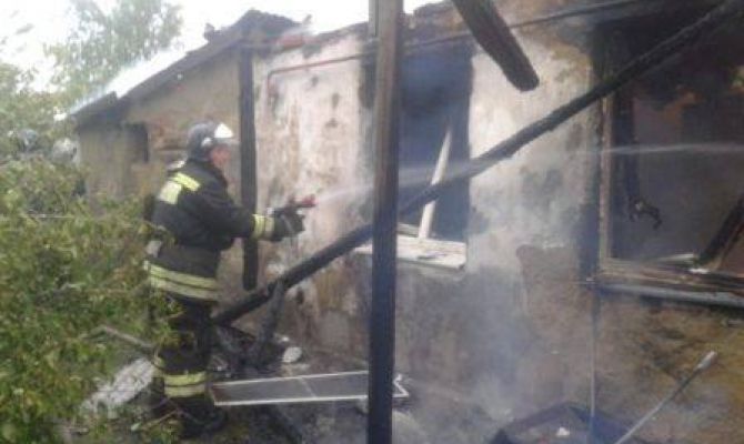 В Кимовском районе на рассвете полыхал дом