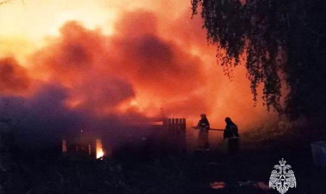 Стало известно, сколько пожаров в Тульской области потушили за сутки