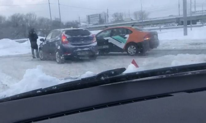 В Туле водитель каршеринга попал в аварию