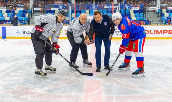 Сборная Правительства Тульской области сыграла в хоккей со службой коменданта Московского Кремля