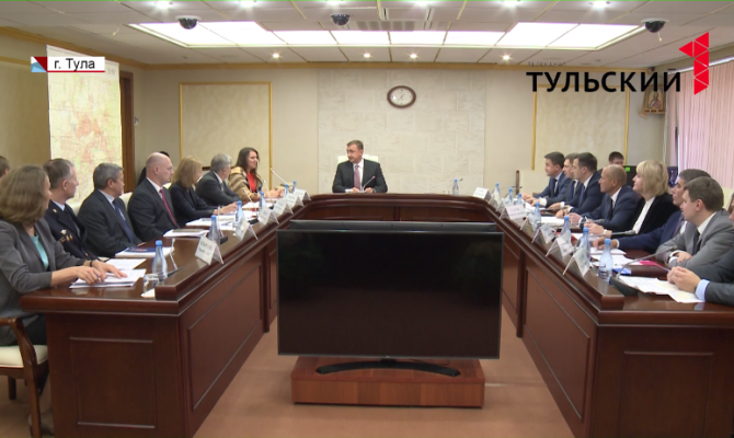 Личный прием: Алексей Дюмин пообщался с жителями Тульской области