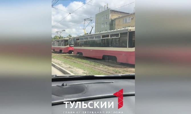 В Туле на проспекте Ленина из-за ДТП «встало» движение трамваев