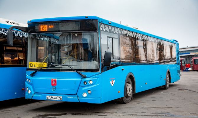 Школьникам могут разрешить бесплатно ездить в общественном транспорте