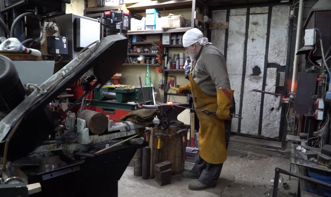 В Туле священник освоил ремесло кузнеца, чтобы восстановить семейную усыпальницу Демидовых