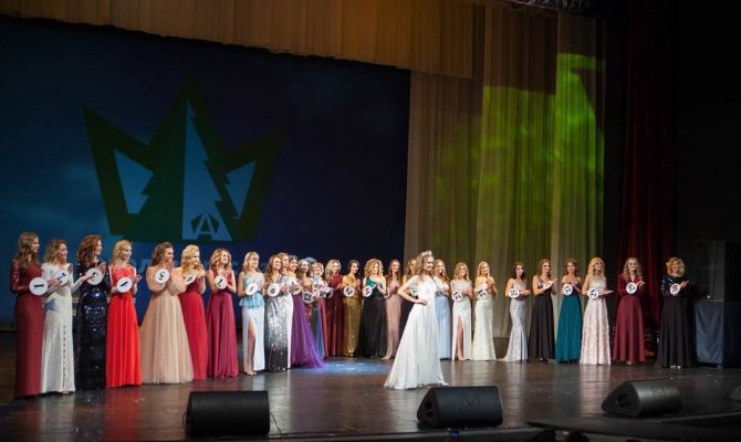 Тулячка посвятила конкурсный танец деревообрабатывающему станку